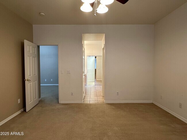 Building Photo - 14451 W Weldon Ave