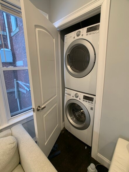 Building Photo - 43 Saint Paul St