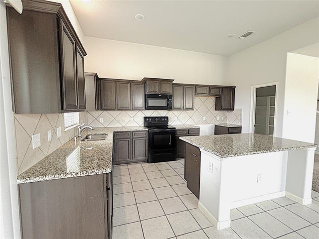 Building Photo - 9470 Smoke Tree Dr