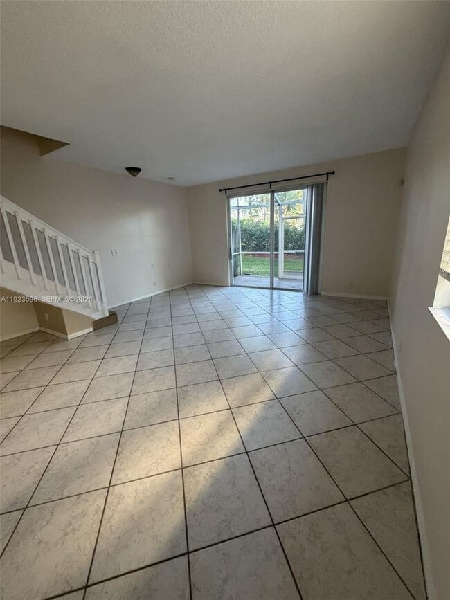 Building Photo - 2070 Madeira Dr