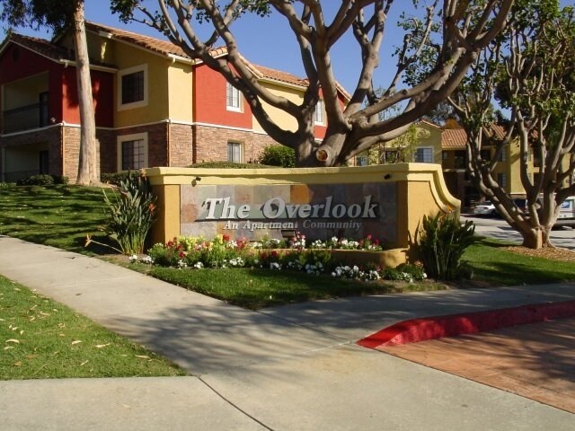 Building Photo - Overlook at Bernardo Heights