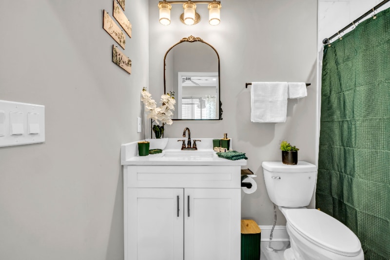 Building Photo - 1330 Adams Dr SW