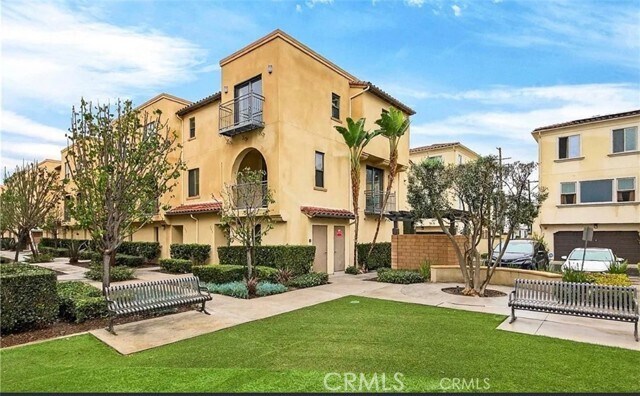 Building Photo - 809 Anaheim Blvd