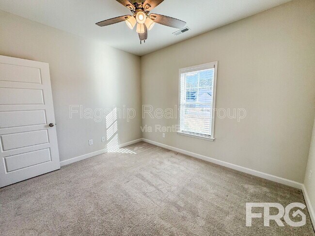 Building Photo - 101 Creeks Edge Dr