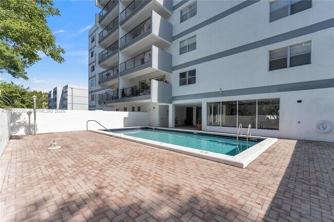 Building Photo - 16508 NE 26th Ave