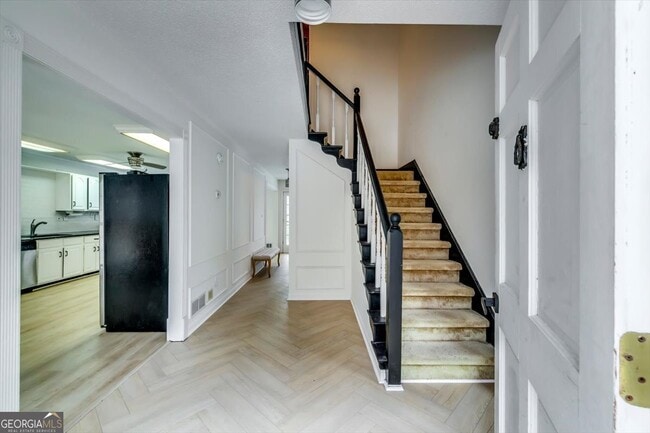 Building Photo - 193 S Kite Lake Rd