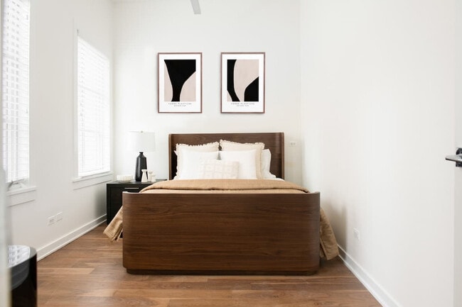 Building Photo - 22 E Elm St