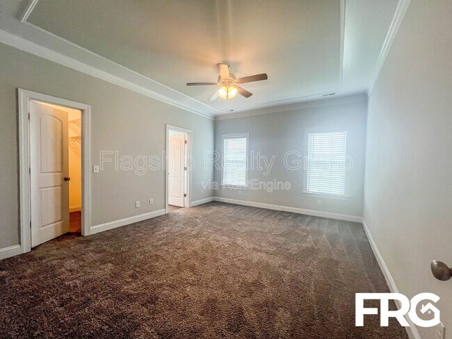 Building Photo - 313 N Landing Dr