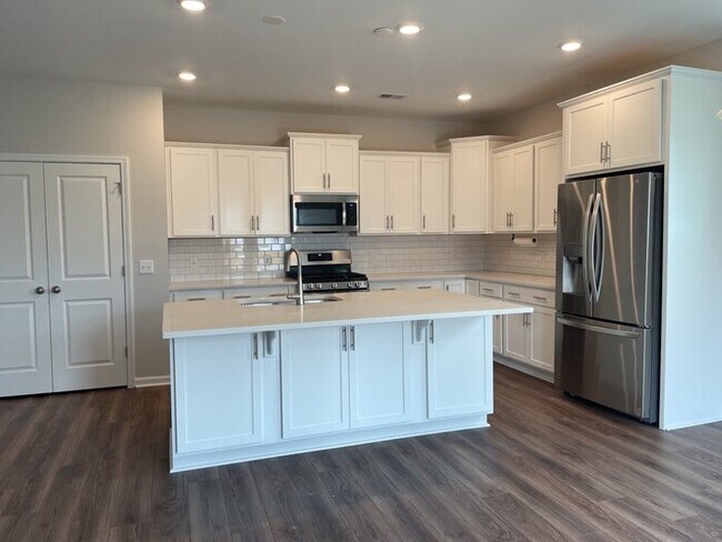 Building Photo - 2903 Siebold Dr