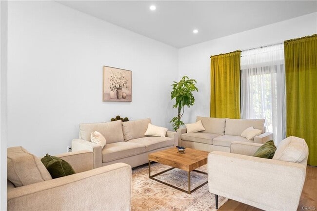 Building Photo - 9462 Odessa Ave