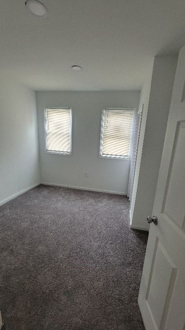 Building Photo - Don't miss out on this gem in Philadelphia!