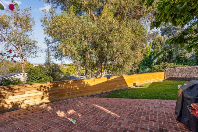 Building Photo - 5923 Abernathy Dr