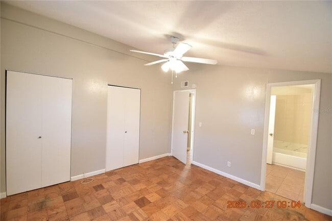 Building Photo - 10110 Alambra Ave