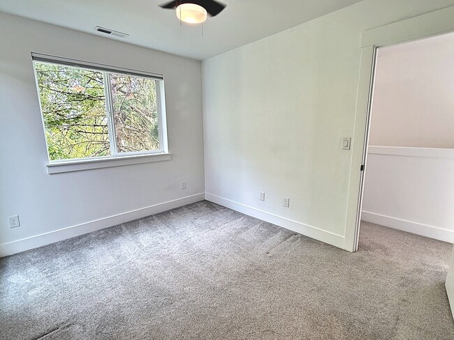 Building Photo - 4209 SE 80th Ave