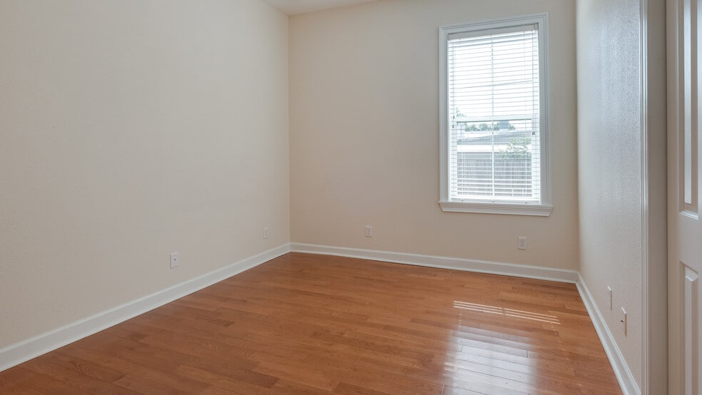 3rd Bedroom - 536 E Gwinnett St