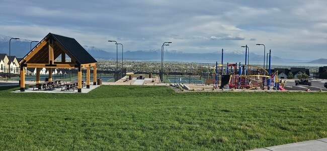 Building Photo - 4335 N 325 E