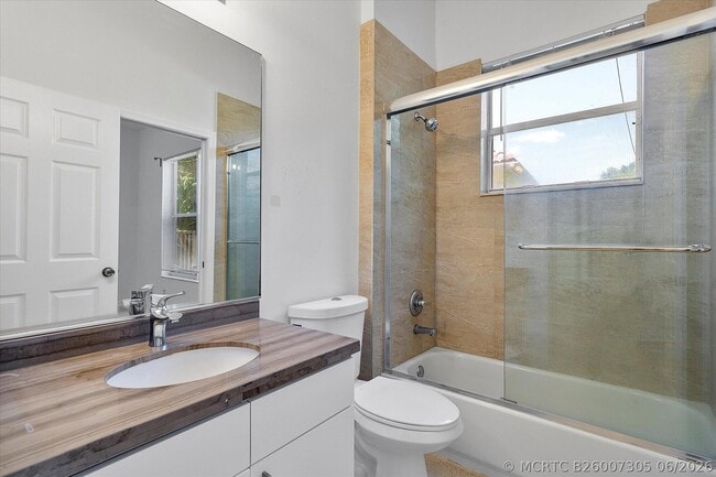 Building Photo - 2013 Harbor View Cir