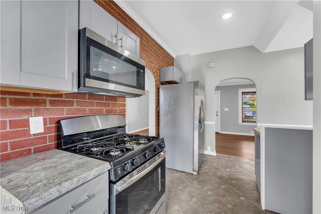 Building Photo - 11217 Florian Ave