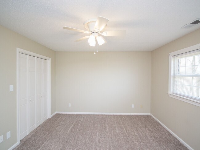Building Photo - Beautiful Home in Athens City near Buc-ees!