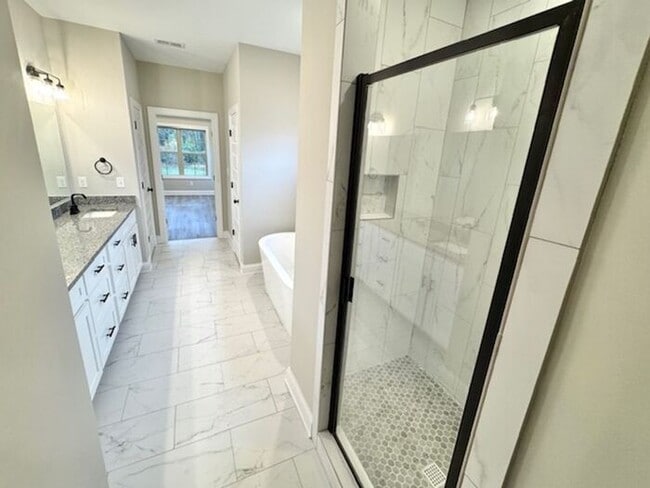 Building Photo - Now Leasing a 5-Bedroom 3 Bath Home In Cordova off of Houston Levee and Walnut Grove