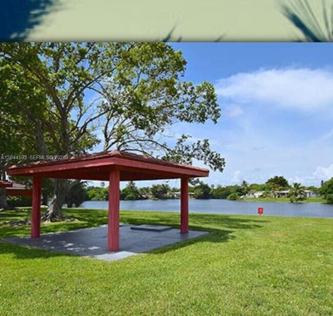 Building Photo - 1233 SW 130 Ave