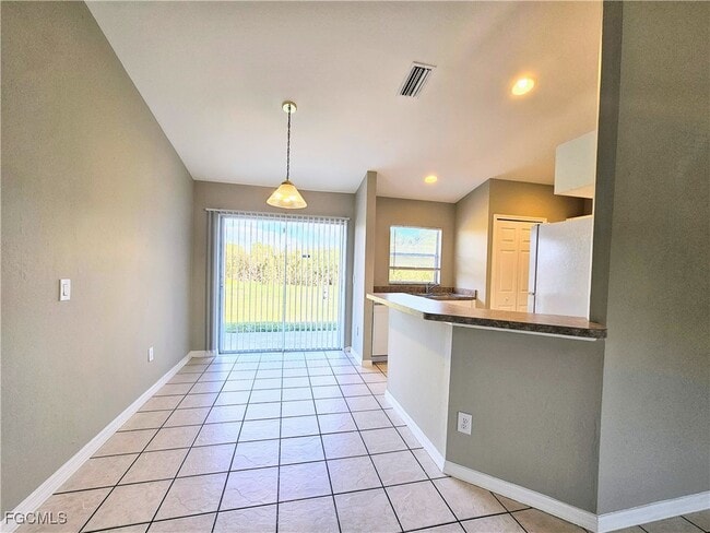 Building Photo - 721 Hightower Ave S