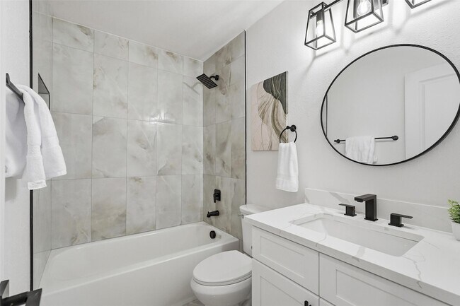 Building Photo - 763 Lakeside Dr