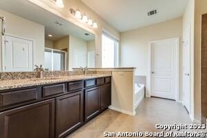 Building Photo - 13915 Persimmon Cv