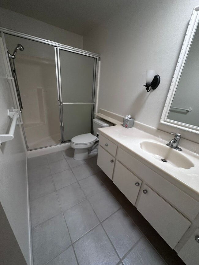 Building Photo - Beautiful 3 bed, 2 bath Townhome close to USD and Mission Valley!