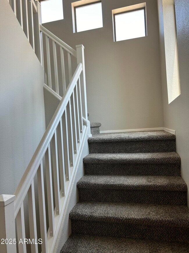 Building Photo - 4210 S 62nd Ln