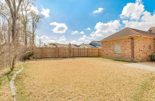 Building Photo - Fully Furnished 3-Bedroom Home with Guest Suite | Unfurnished Option Available