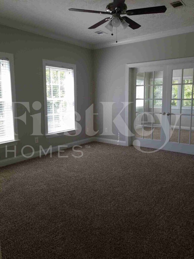 Building Photo - 1911 Chestnut Oak Ln