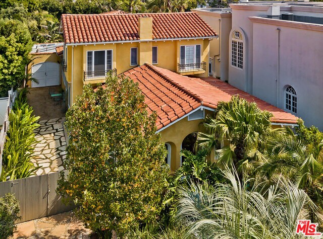 Building Photo - 214 S Medio Dr
