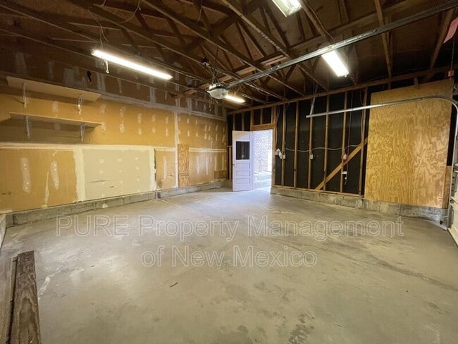 Building Photo - 3109 Greenbriar Ave