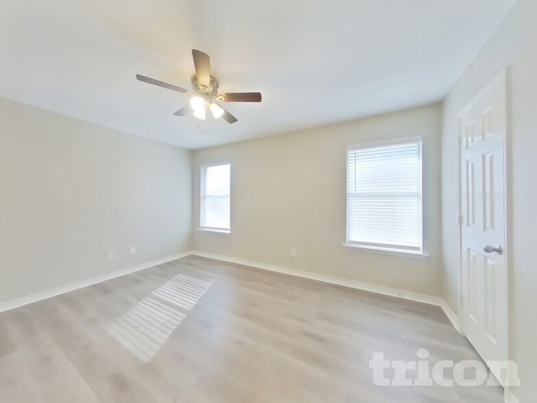 Building Photo - 6129 Tilapia Dr