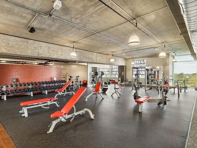 Building Photo - 5925 Almeda Rd