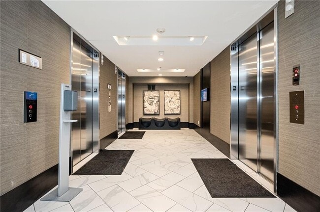 Building Photo - 400 W Peachtree St NW