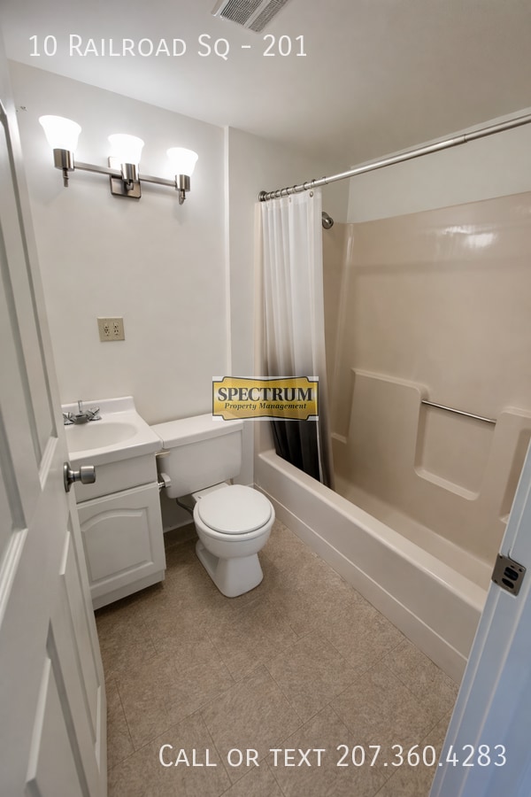 Building Photo - 10 Railroad Square