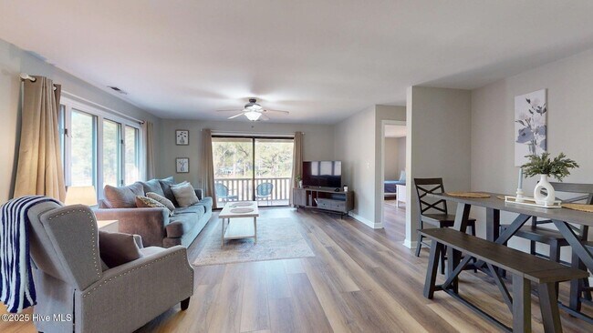 Building Photo - 704 Dover St