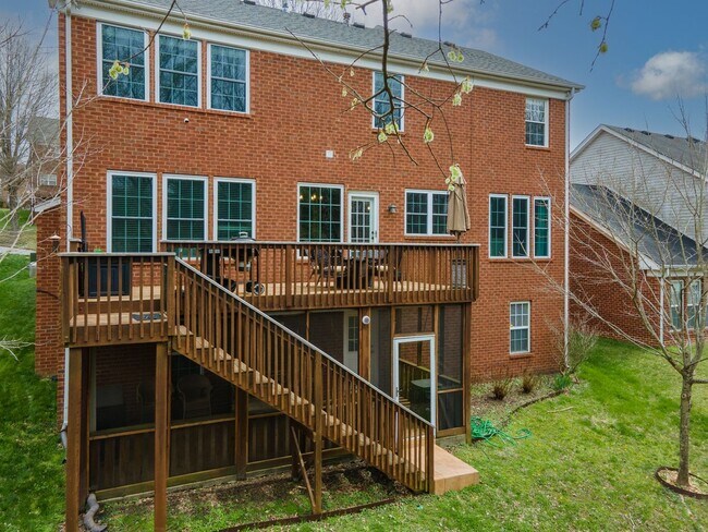 Building Photo - **UPDATED BRENTWOOD HOME THAT DOESN'T FEEL LIKE A RENTAL**