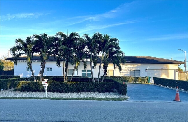 Primary Photo - 11921 SW 82nd Rd