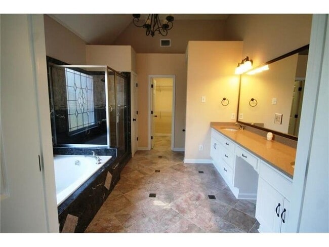 Building Photo - 5760 Dovnick Dr SW