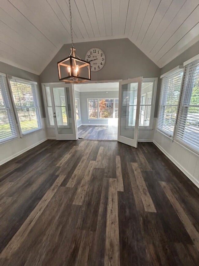 Building Photo - 496 Quail Crest Dr