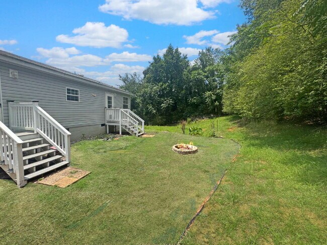 Building Photo - Private 2.5-Acre Mini Farm Near Lake Lanier | 3BR/2BA | Peaceful Country Living