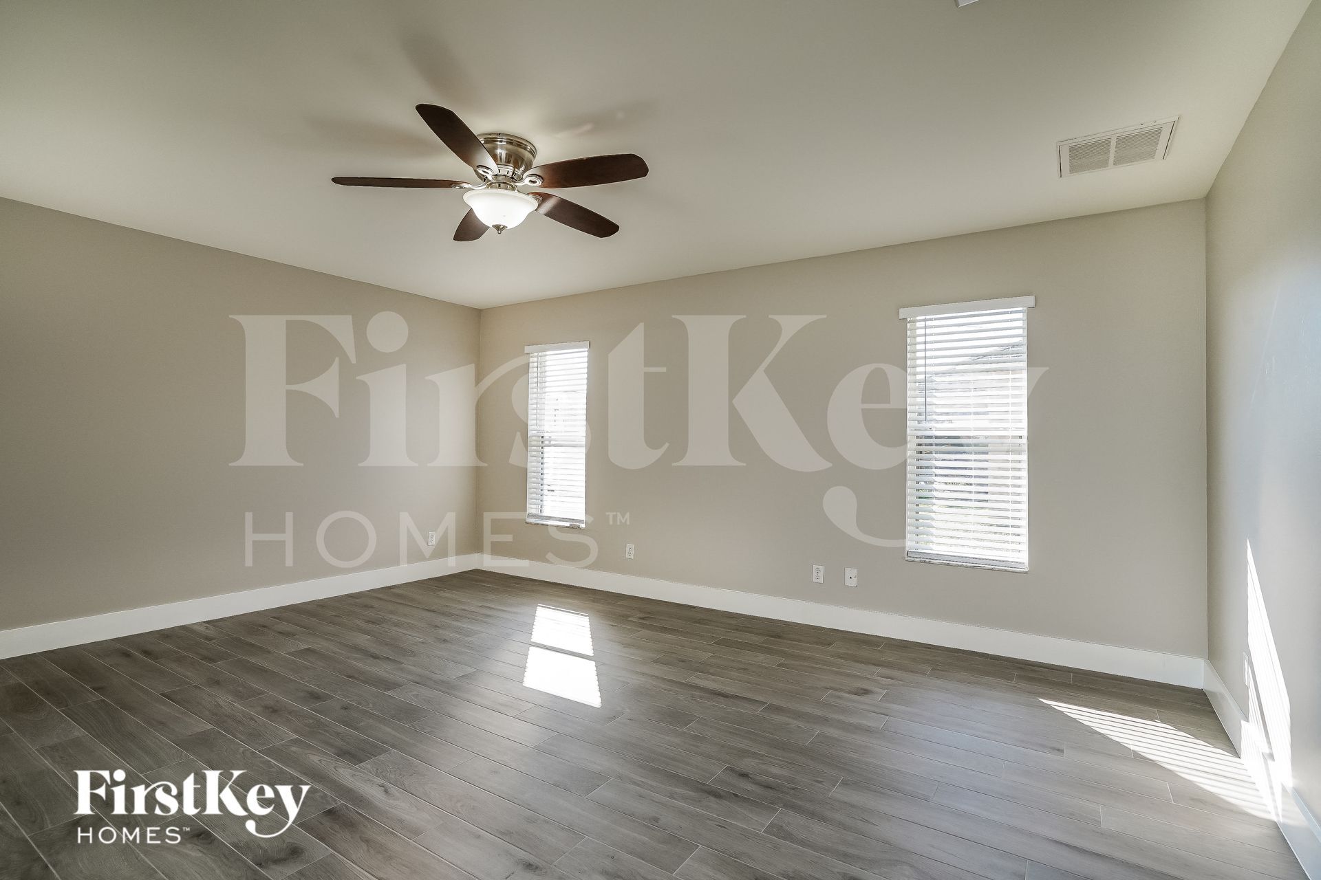 Building Photo - 2117 NE 23rd Ave