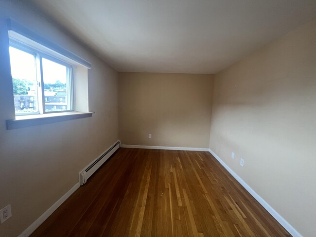 Building Photo - 121 Tremont St