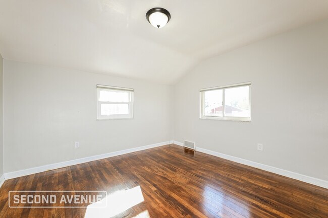 Building Photo - 320 Marbury Dr