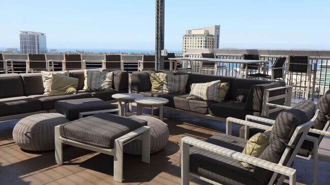 Building Photo - Downtown San Diego 1 bedroom 1 bath apartment For Rent