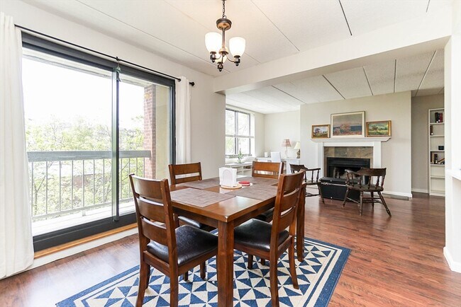 Building Photo - 85 Brainerd Rd