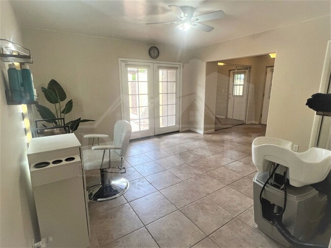 Building Photo - 3122 E Monterosa St